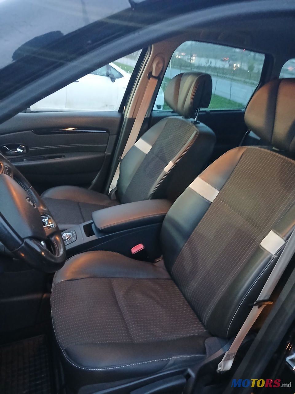 2014' Renault Scenic photo #6