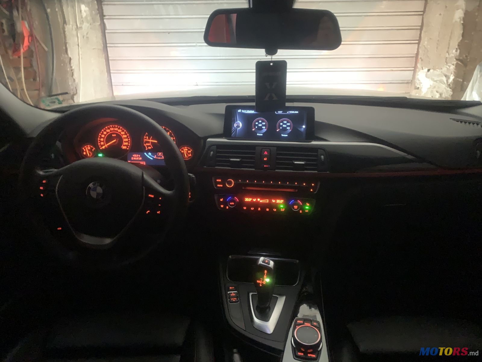 2015' BMW 320 2000i photo #3