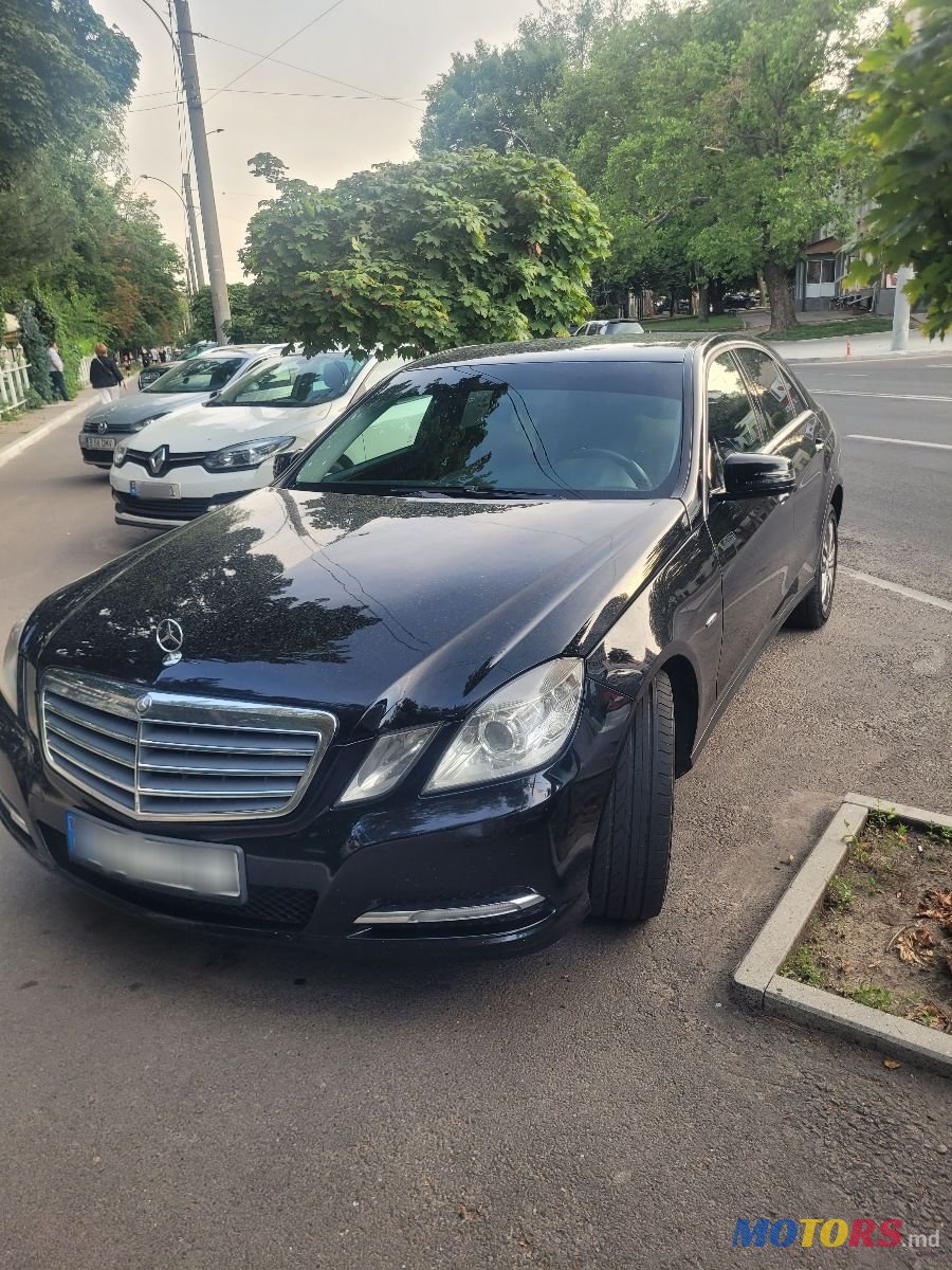 2011' Mercedes-Benz E-Class photo #1