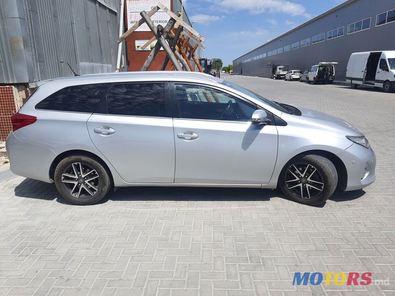 2015' Toyota Auris photo #6