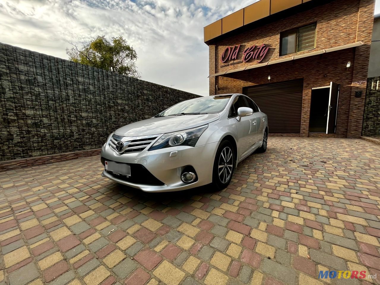 2012' Toyota Avensis photo #1