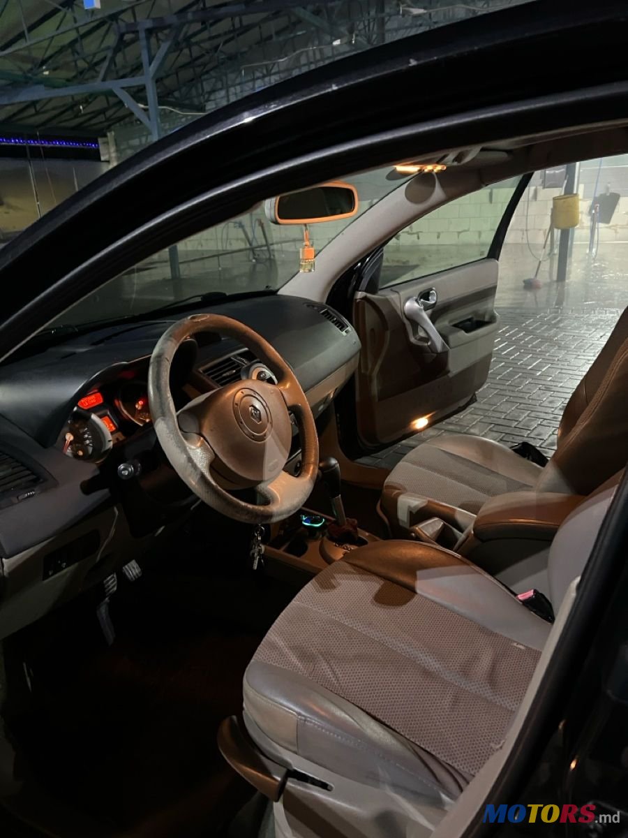 2005' Renault Megane photo #1