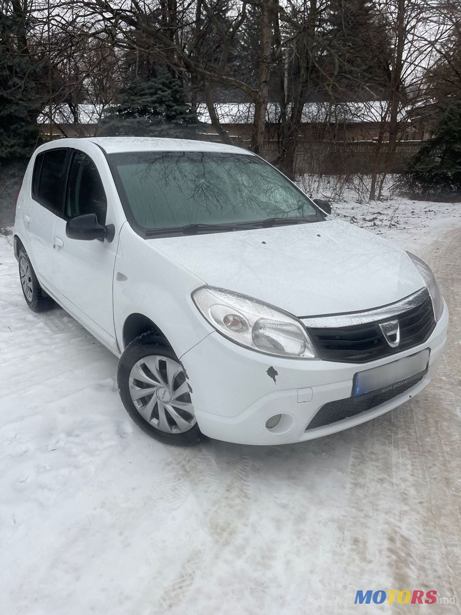 2012' Dacia Sandero photo #2