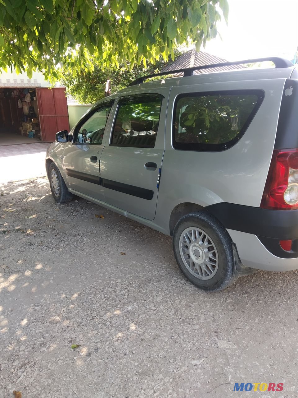 2008' Dacia Logan Mcv photo #2