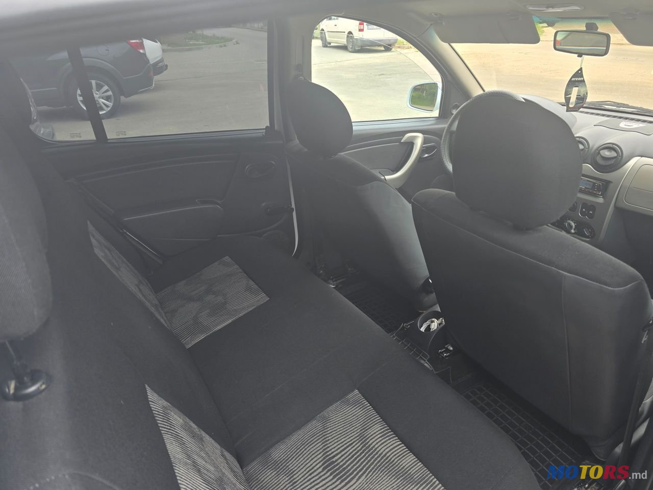 2009' Dacia Sandero photo #6