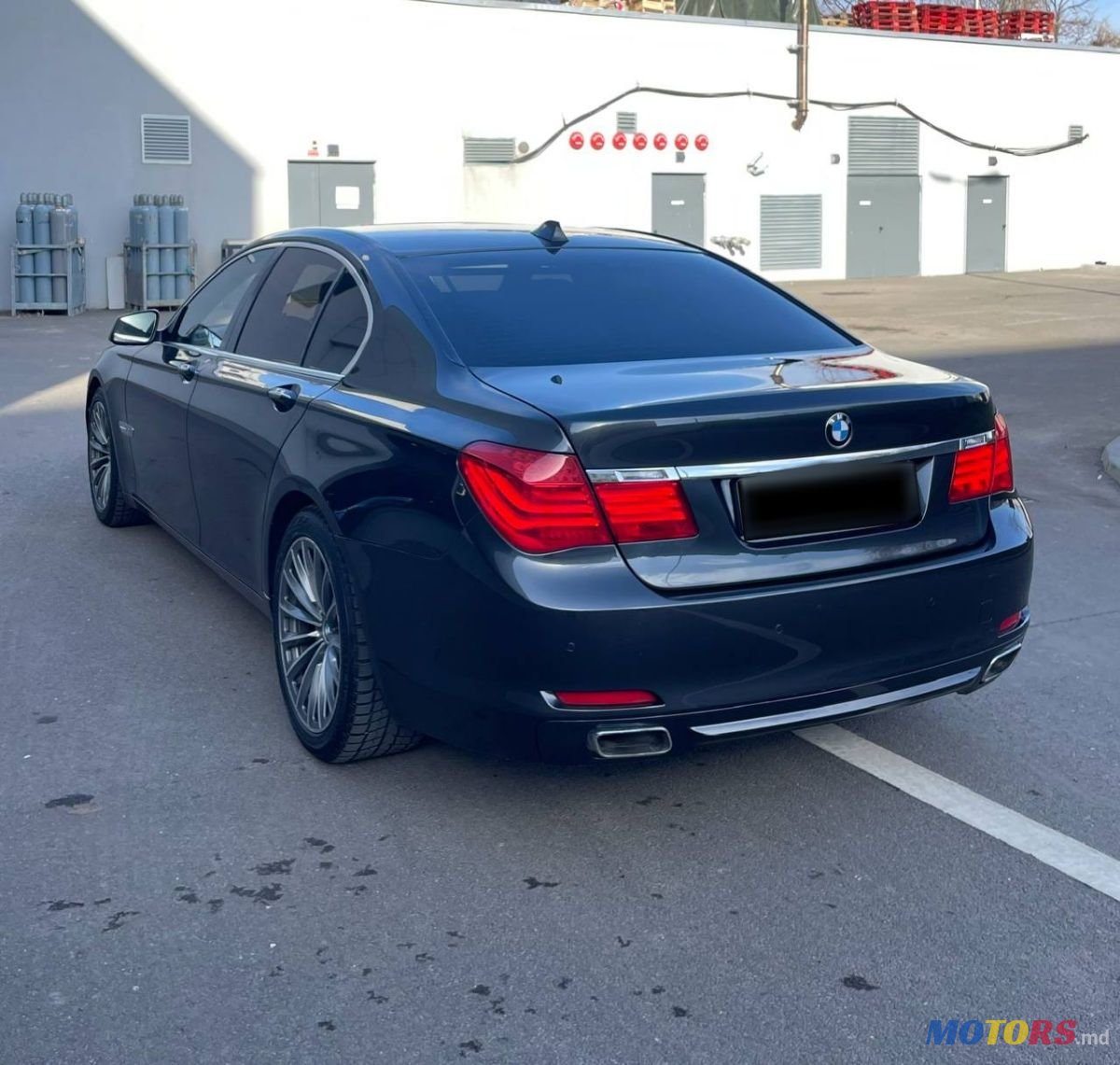 2011' BMW 7 Series photo #2