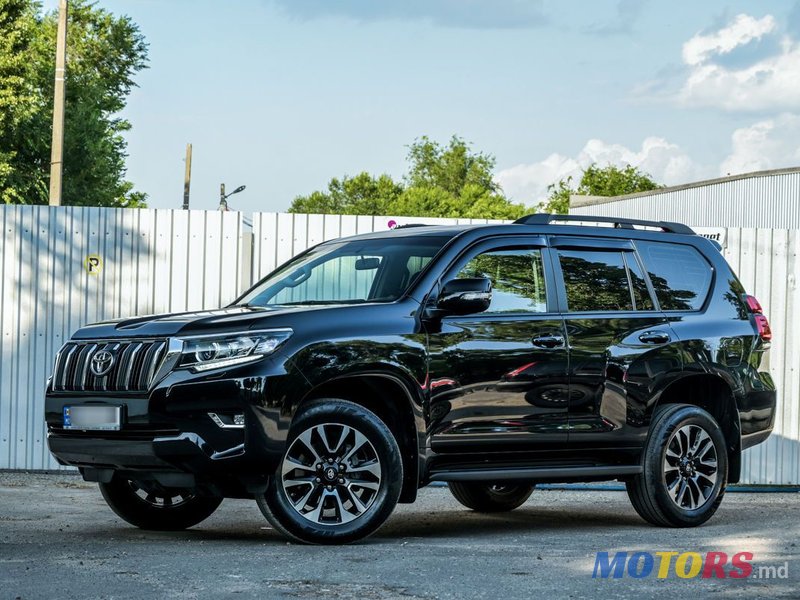 2023' Toyota Land Cruiser Prado photo #2