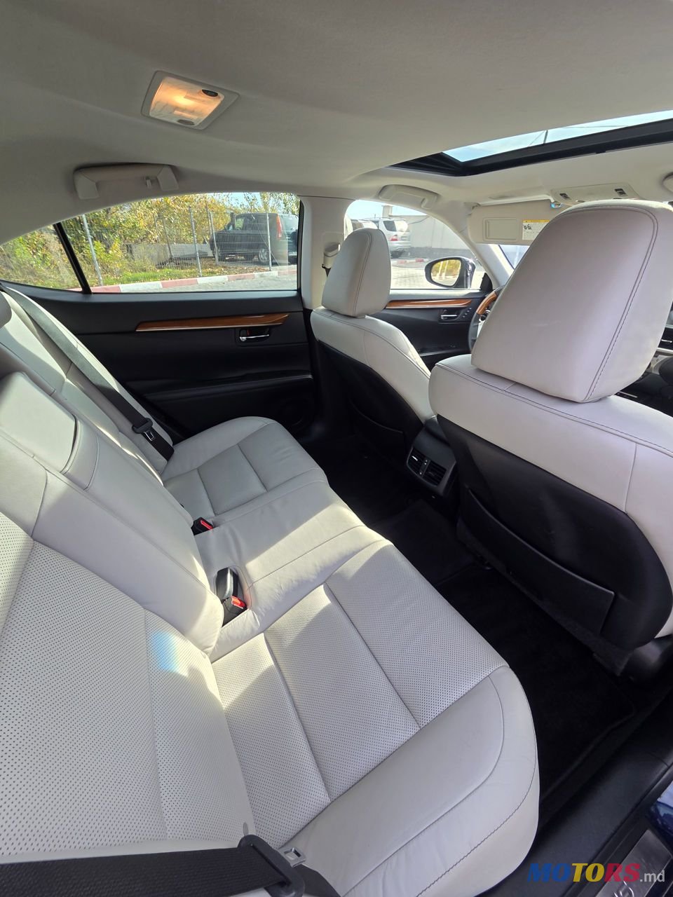 2012' Lexus Es Series photo #6