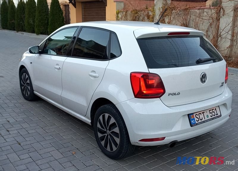 2014' Volkswagen Polo photo #5