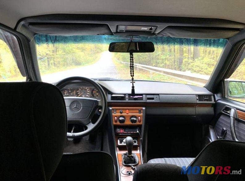 1995' Mercedes-Benz 124 photo #3