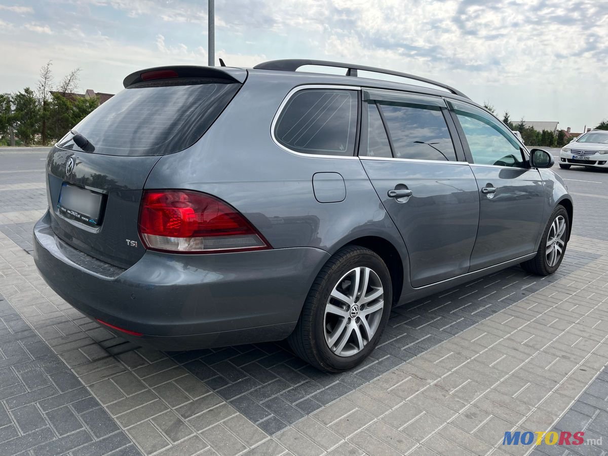 2010' Volkswagen Golf photo #4