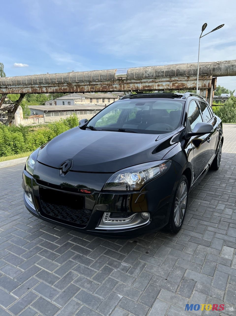 2012' Renault Megane photo #6