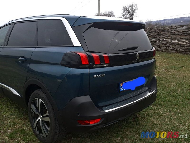 2020' Peugeot 5008 photo #3