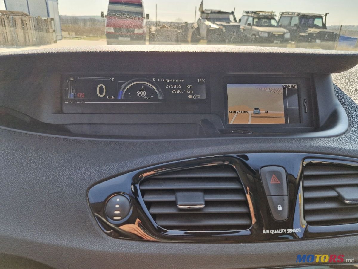 2012' Renault Grand Scenic photo #6