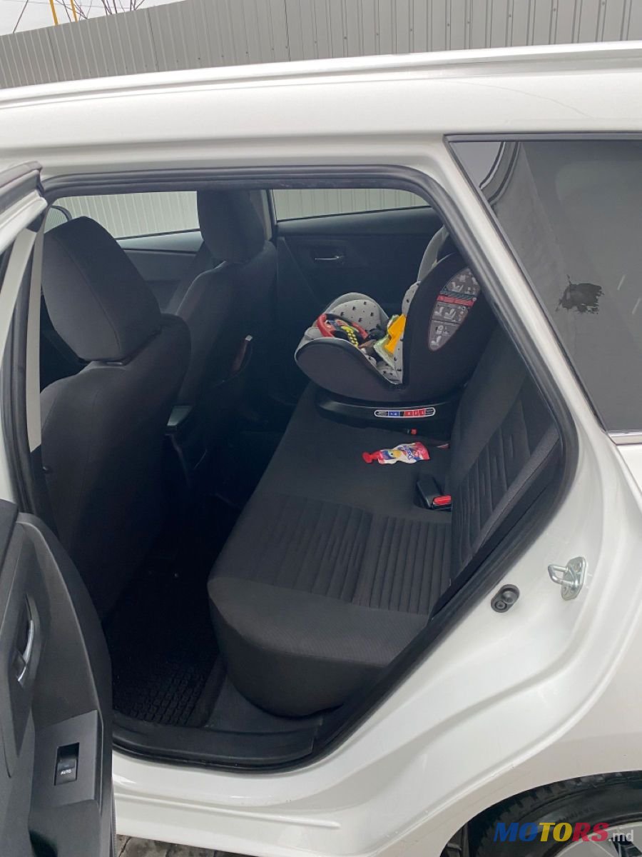 2016' Toyota Auris photo #6