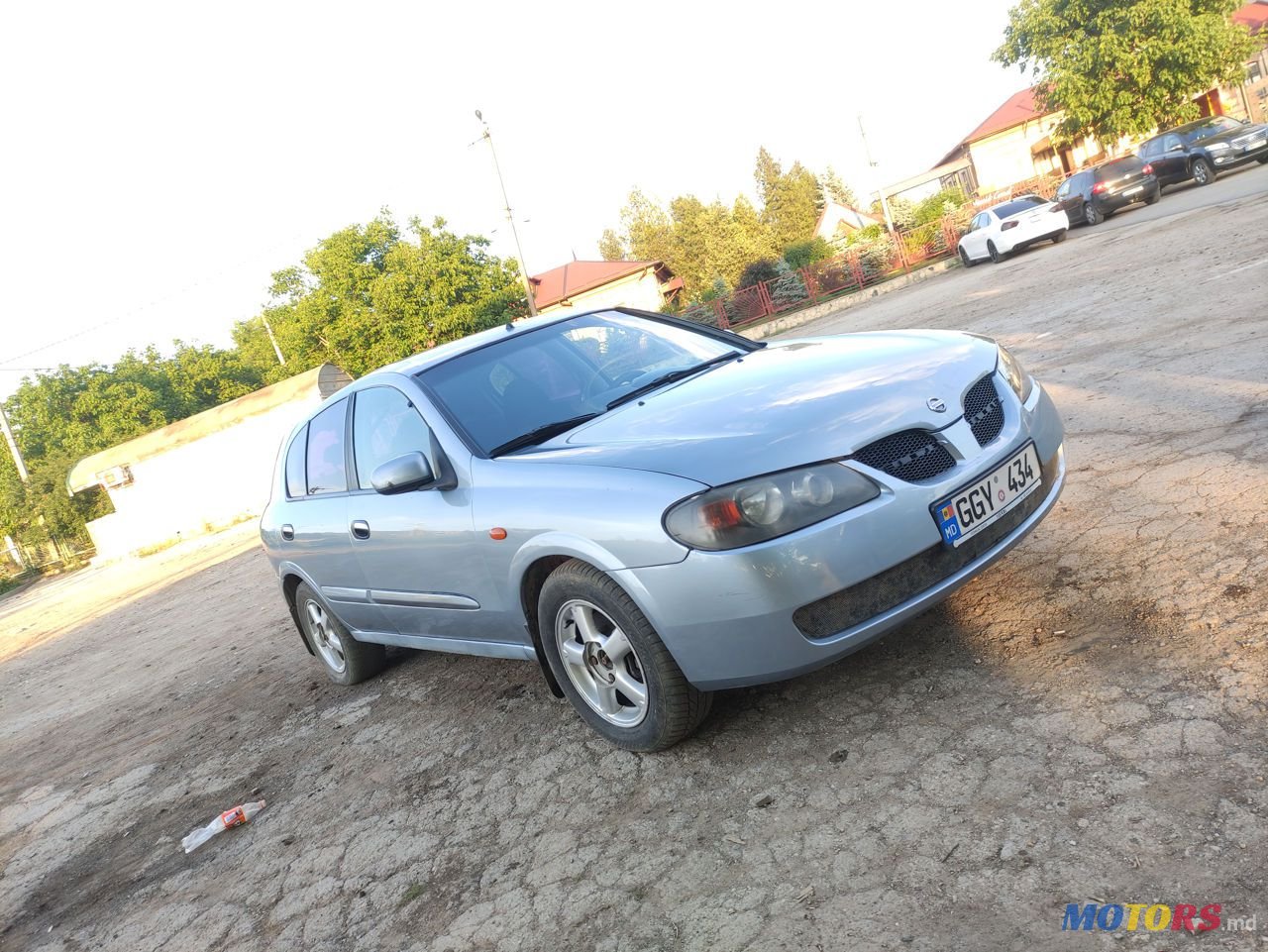 2004' Nissan Almera photo #3