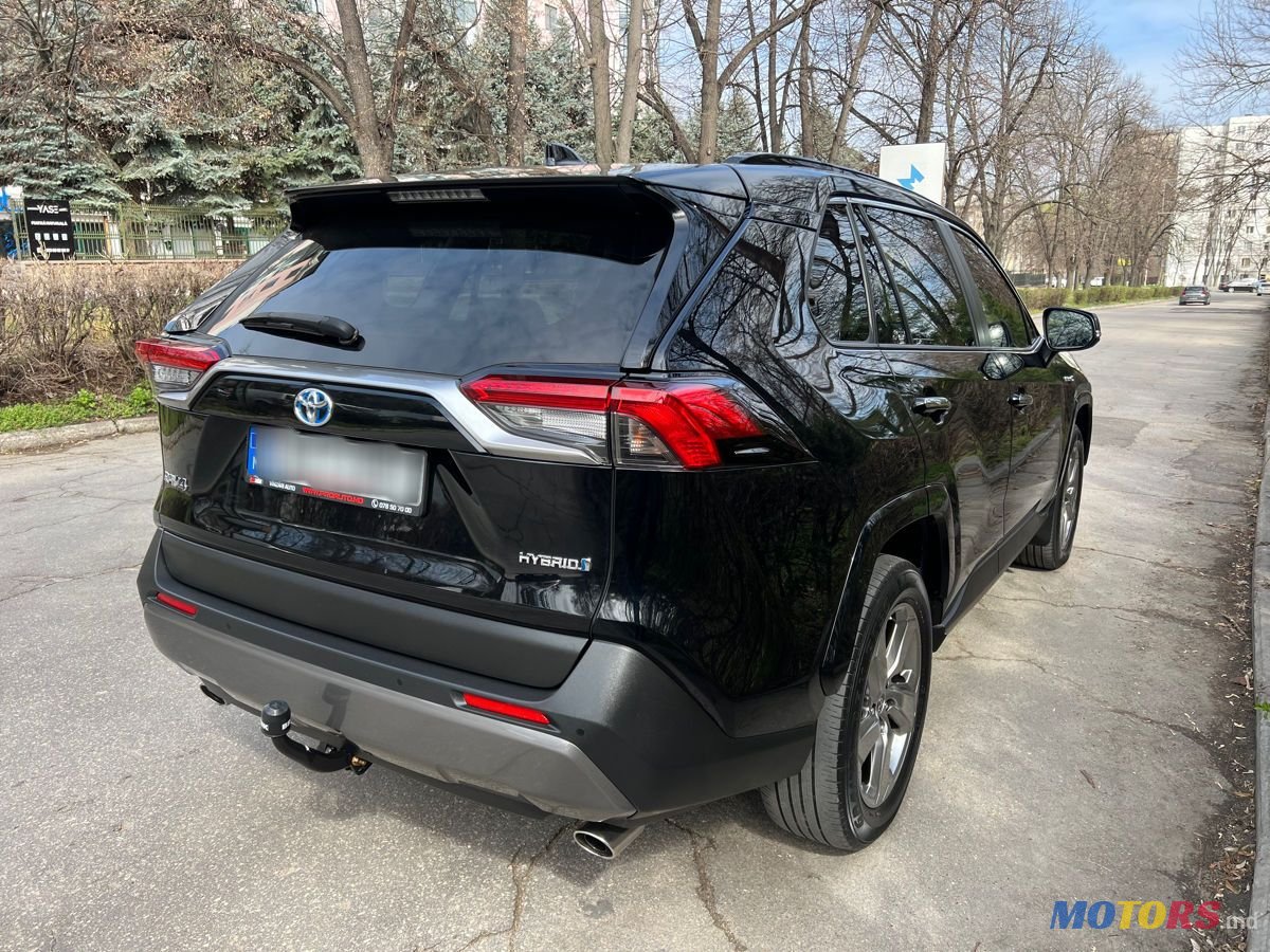 2020' Toyota RAV4 photo #3