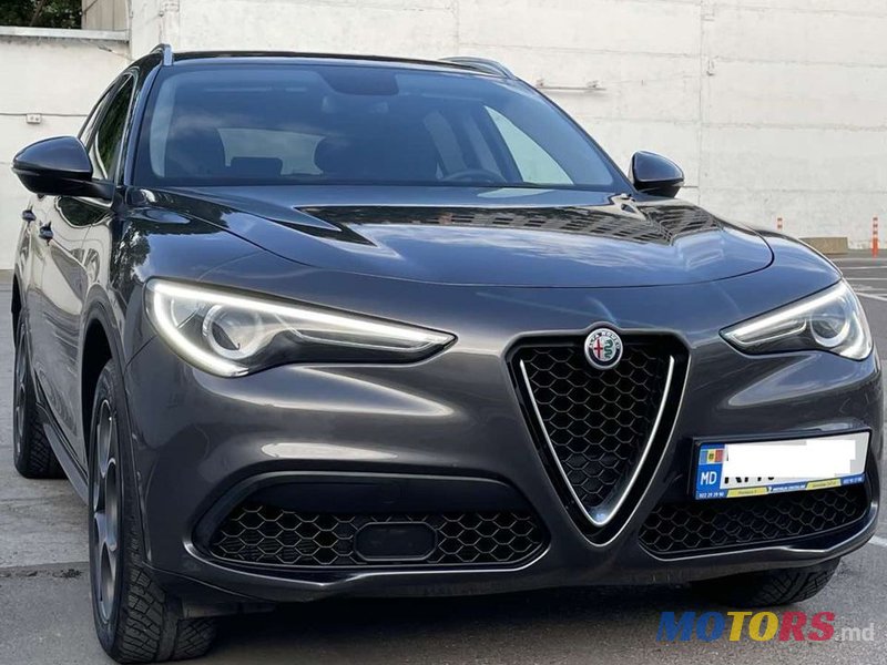 2018' Alfa Romeo Stelvio photo #1