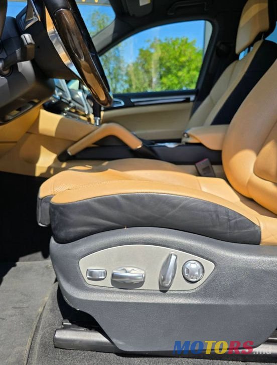 2017' Porsche Cayenne photo #3