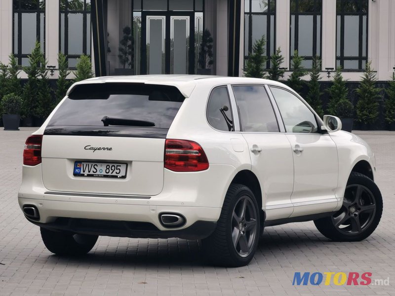 2009' Porsche Cayenne photo #4