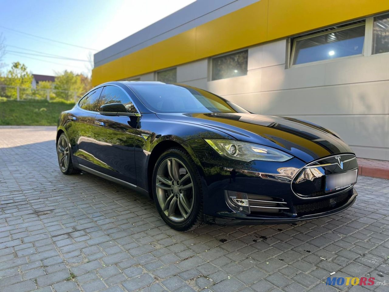 2015' Tesla Model S photo #6