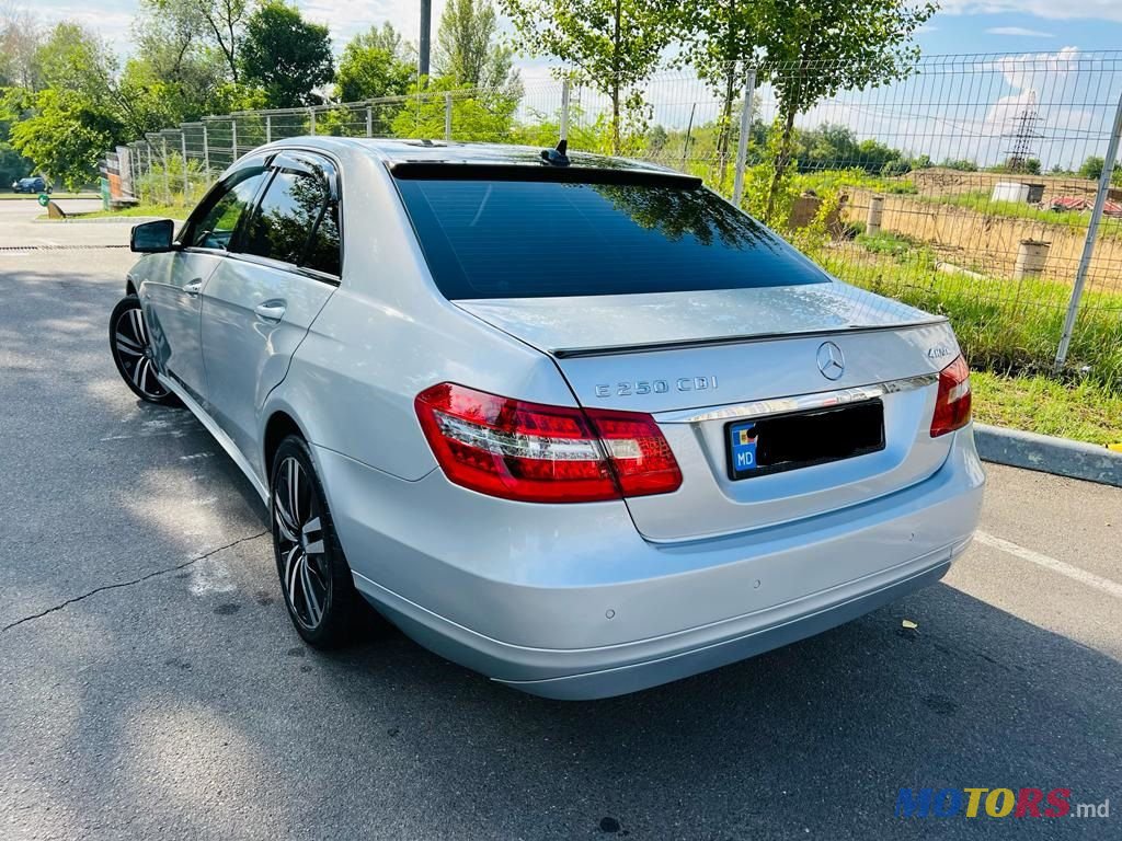 2011' Mercedes-Benz E Класс photo #4