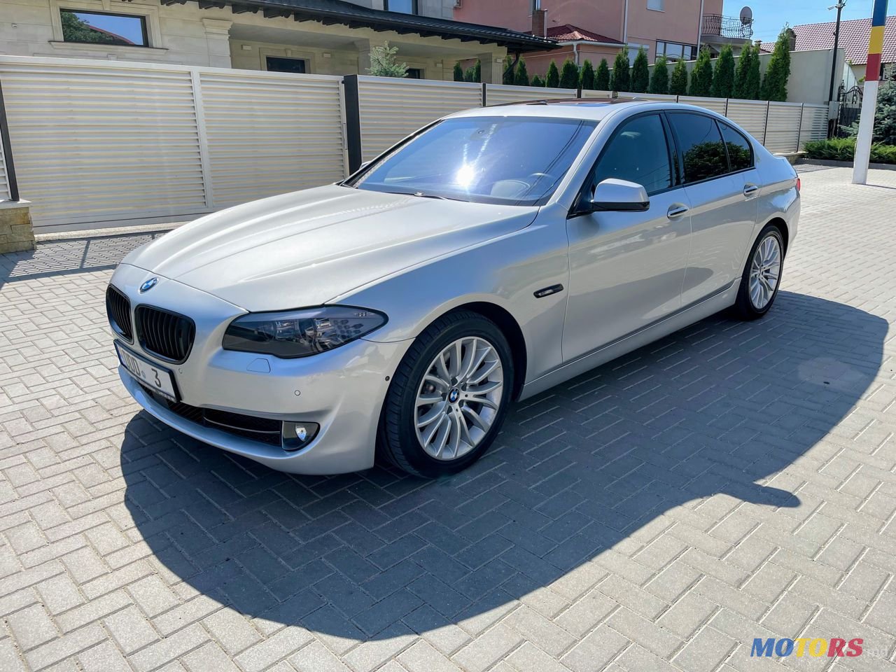 2012' BMW 5 Series photo #3