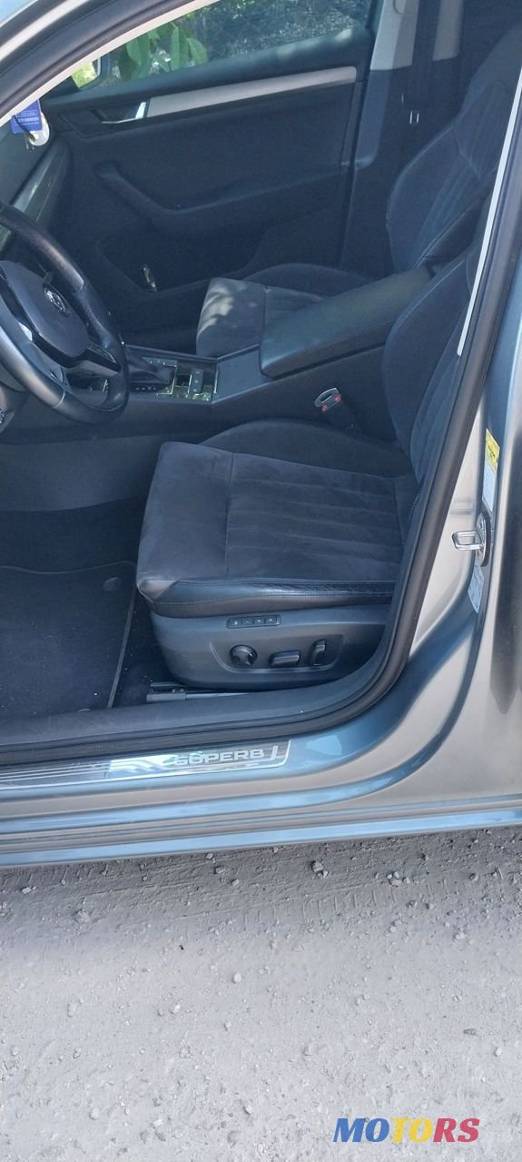 2016' Skoda Superb photo #2