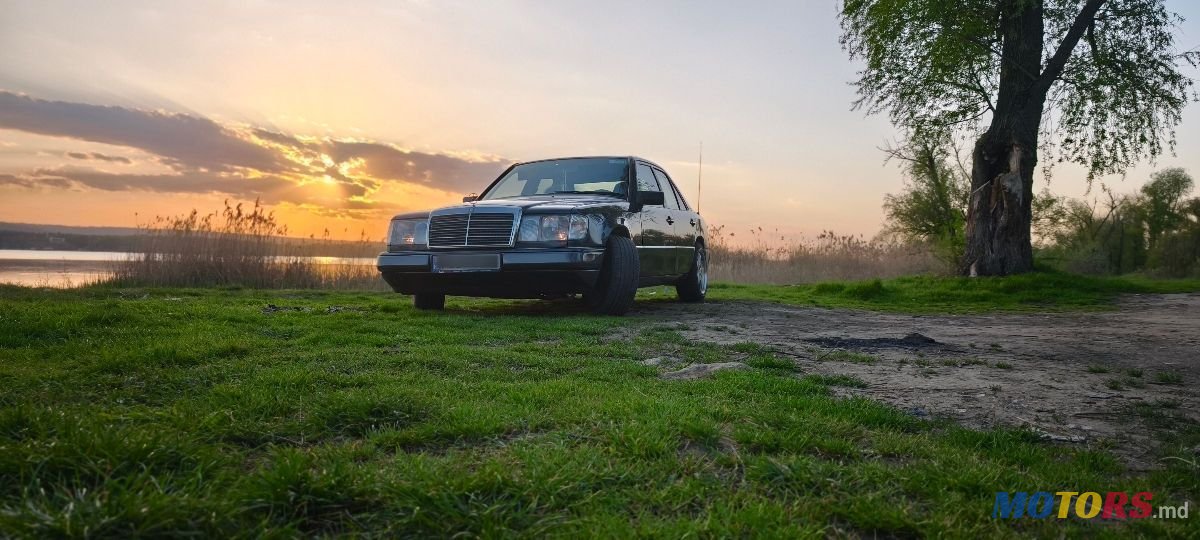 1993' Mercedes-Benz E-Class photo #3