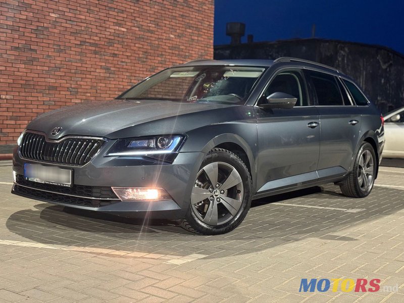 2019' Skoda Superb photo #3