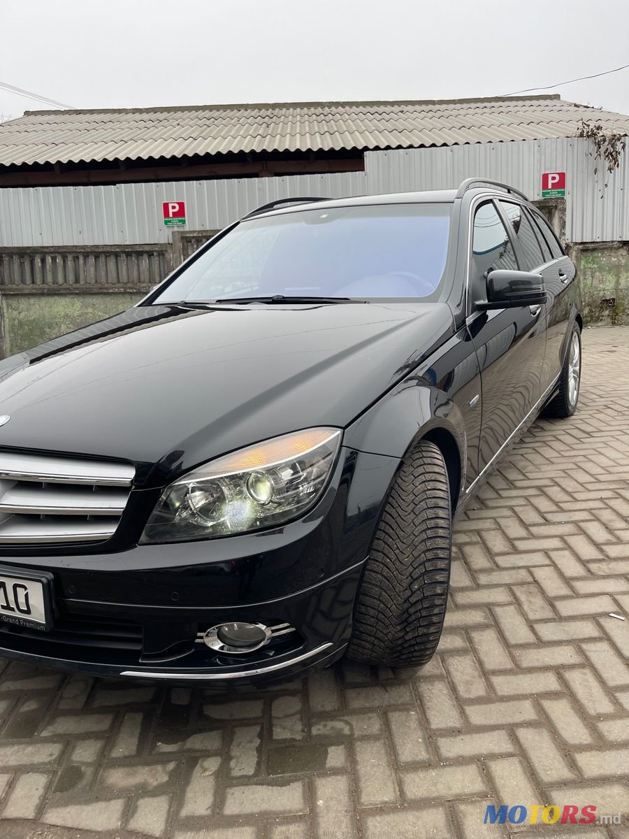 2009' Mercedes-Benz C Класс photo #2