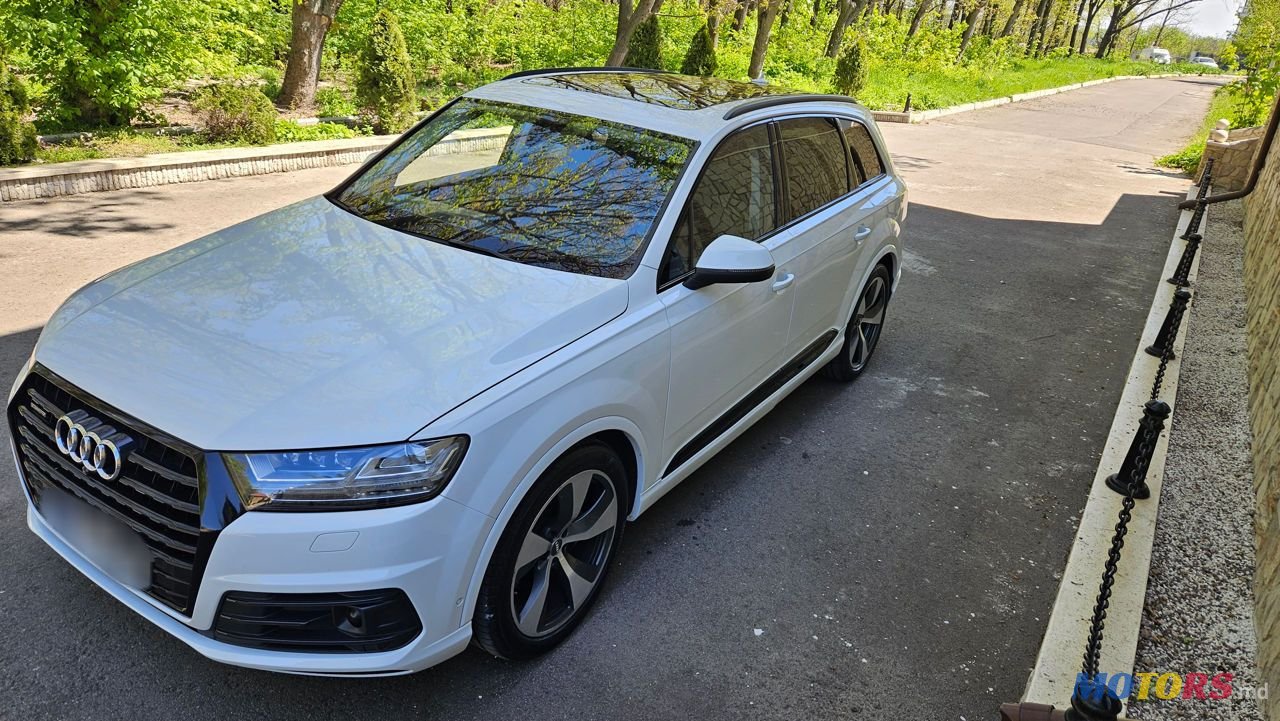 2015' Audi Q7 photo #2