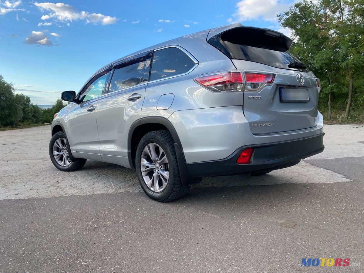2016' Toyota Highlander photo #4