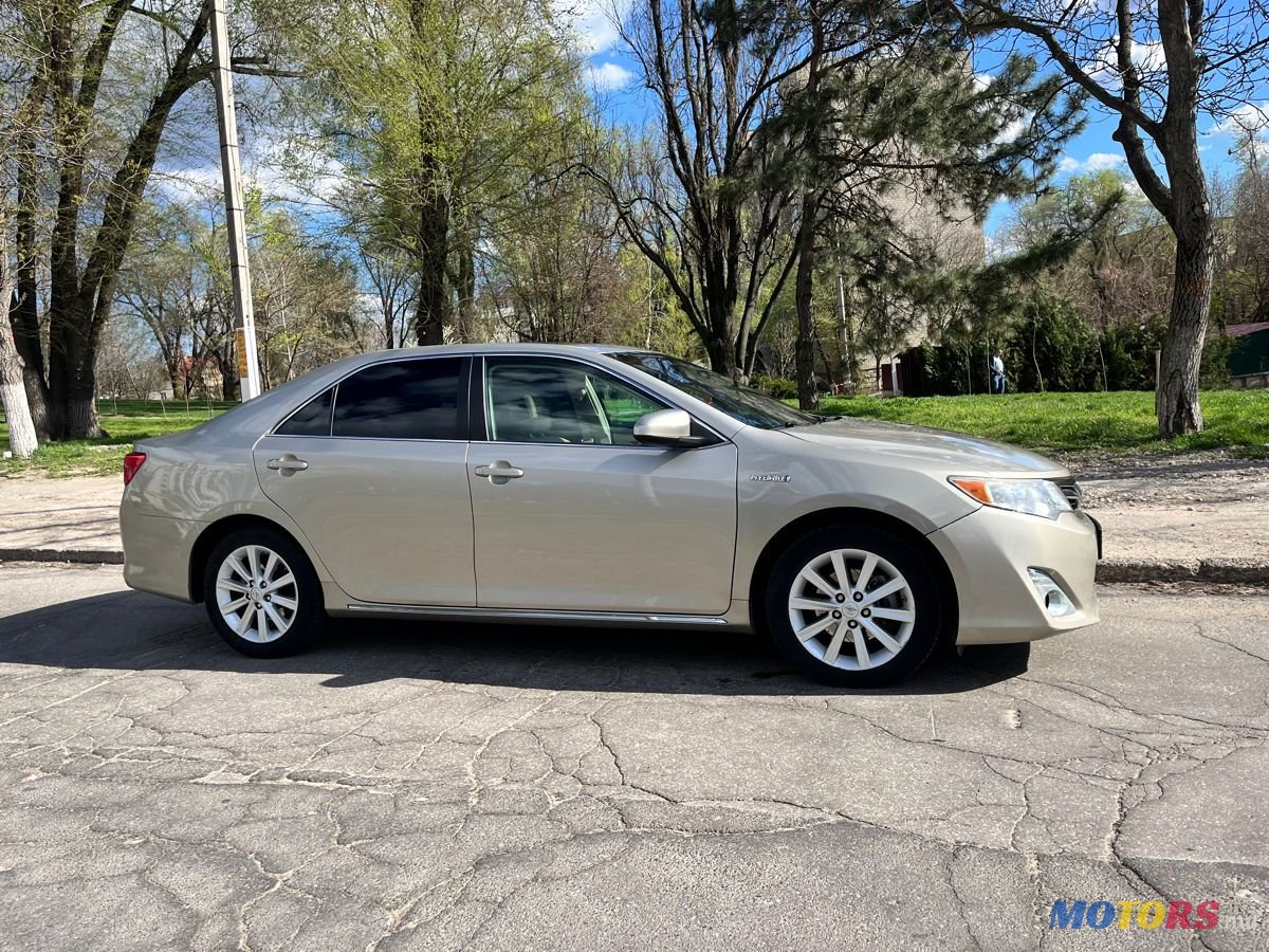 2013' Toyota Camry photo #2