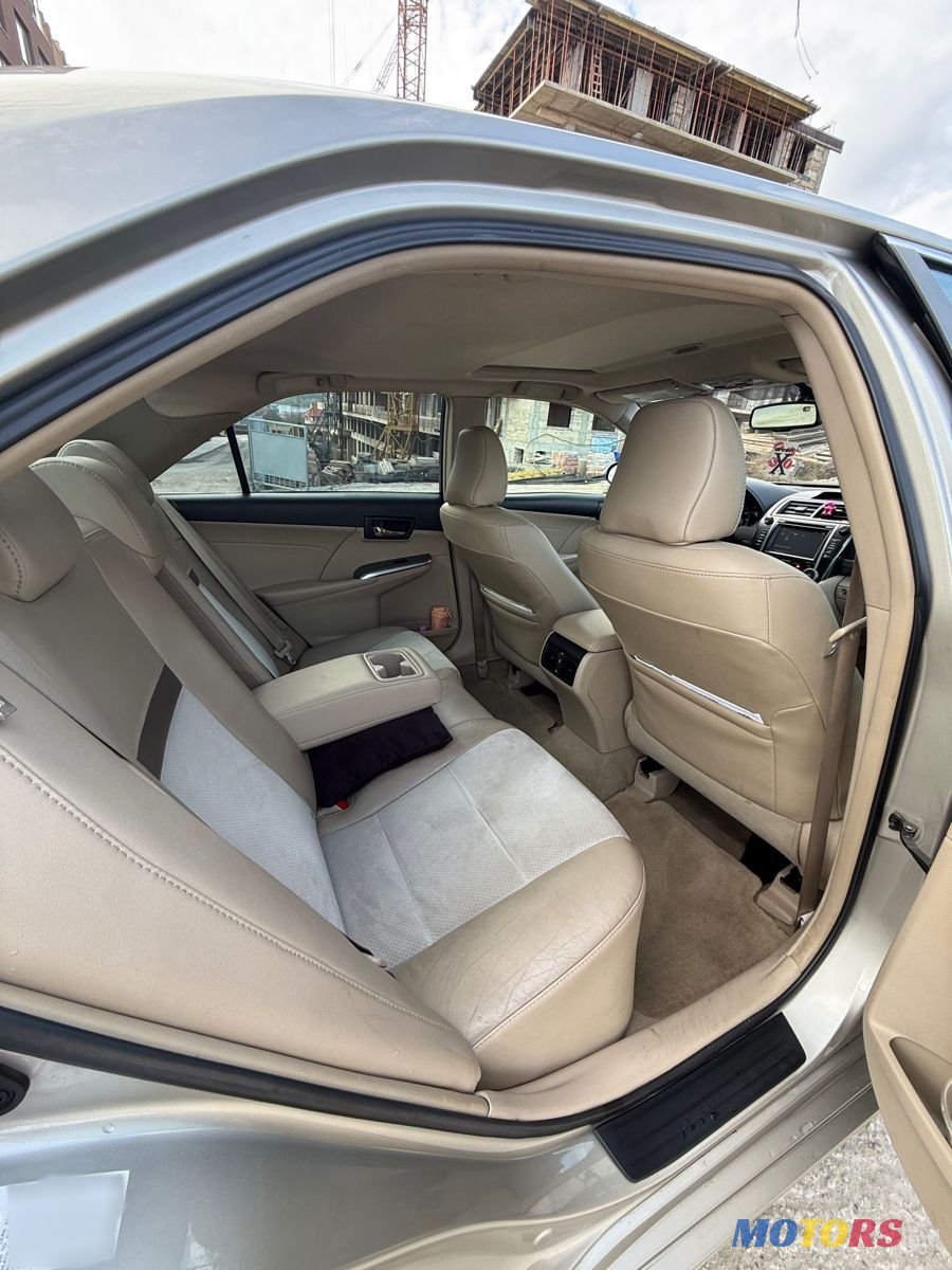 2014' Toyota Camry photo #5