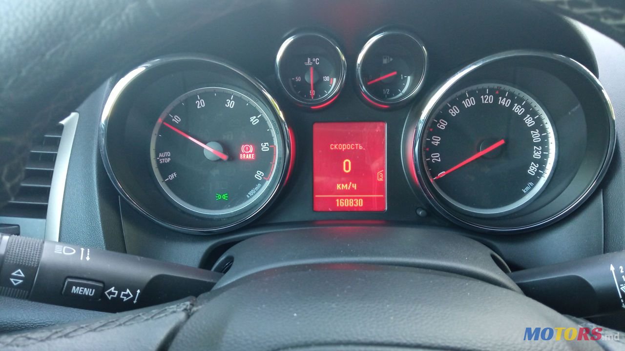 2011' Opel Astra photo #6