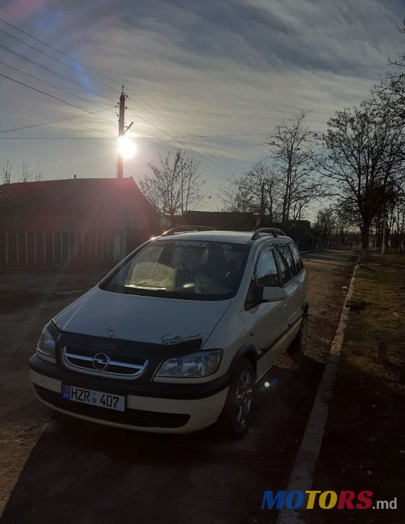 2004' Opel Zafira photo #1