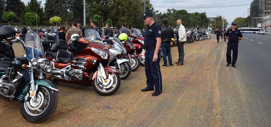 Liber pentru motociclişti pe bd. Ştefan cel Mare. INP a demontat indicatoarele de restricţie