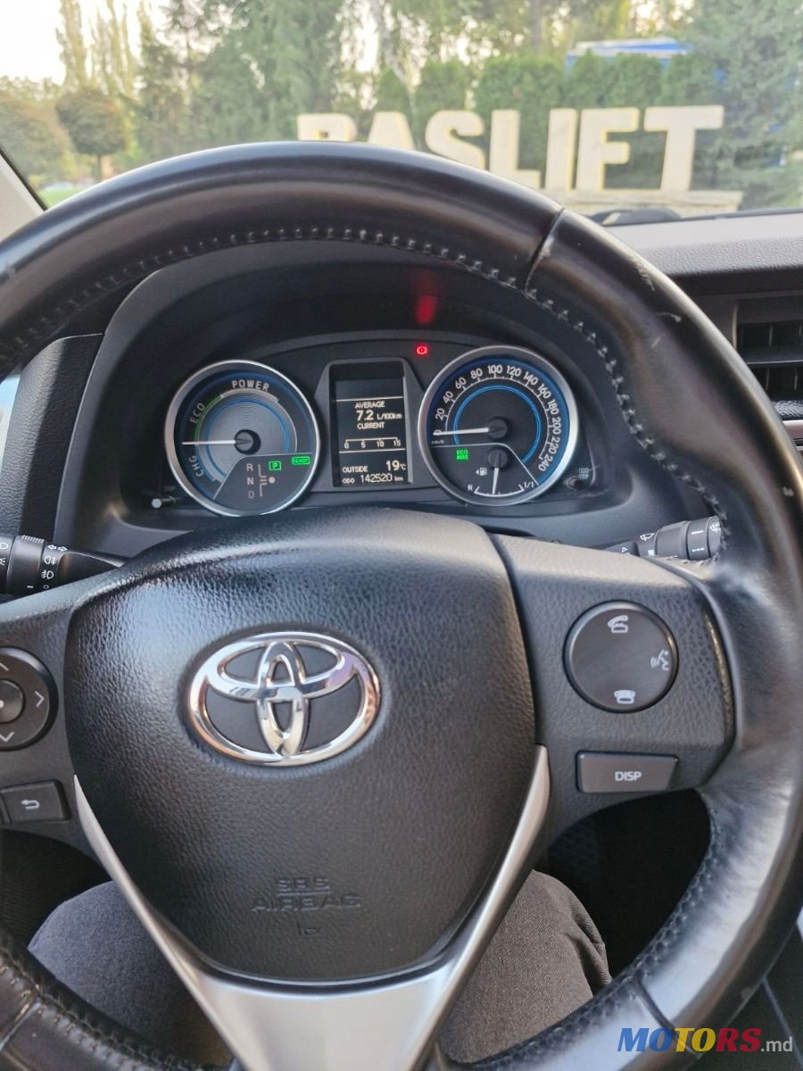 2013' Toyota Auris photo #6