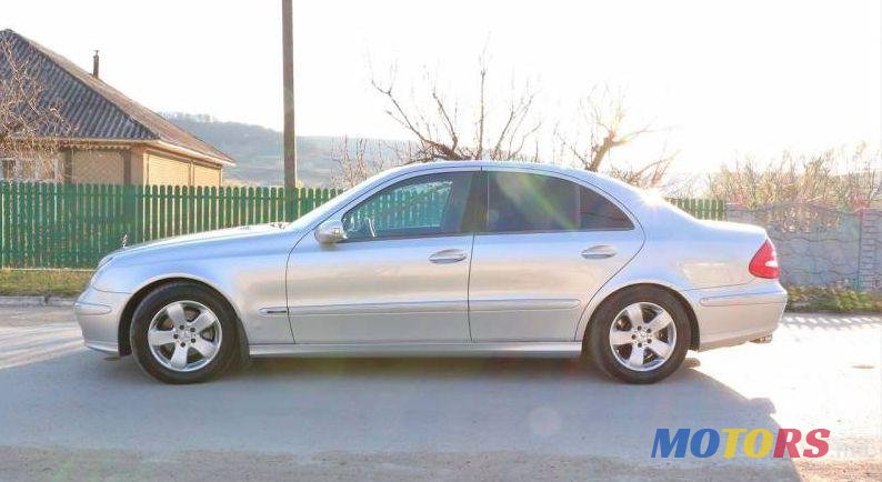 2004' Mercedes-Benz E photo #1