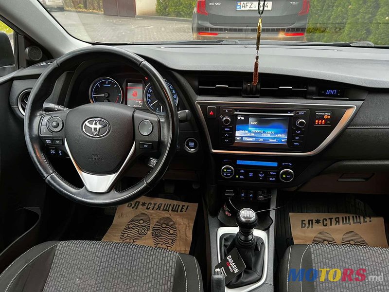 2014' Toyota Auris photo #5