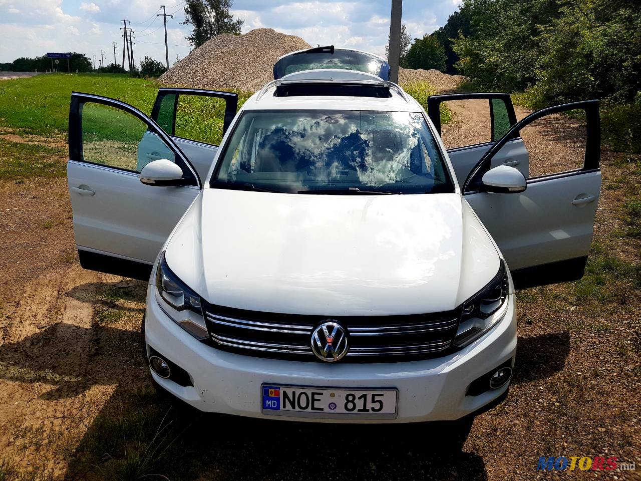 2016' Volkswagen Tiguan photo #7