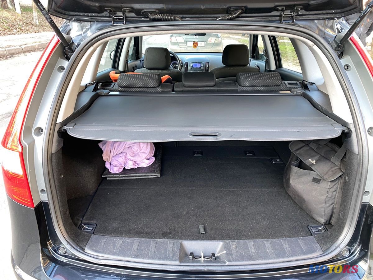 2011' Hyundai i30 photo #5