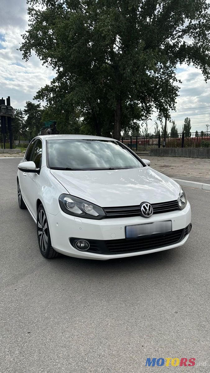 2010' Volkswagen Golf photo #1