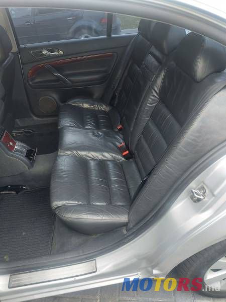 2002' Skoda Superb photo #4