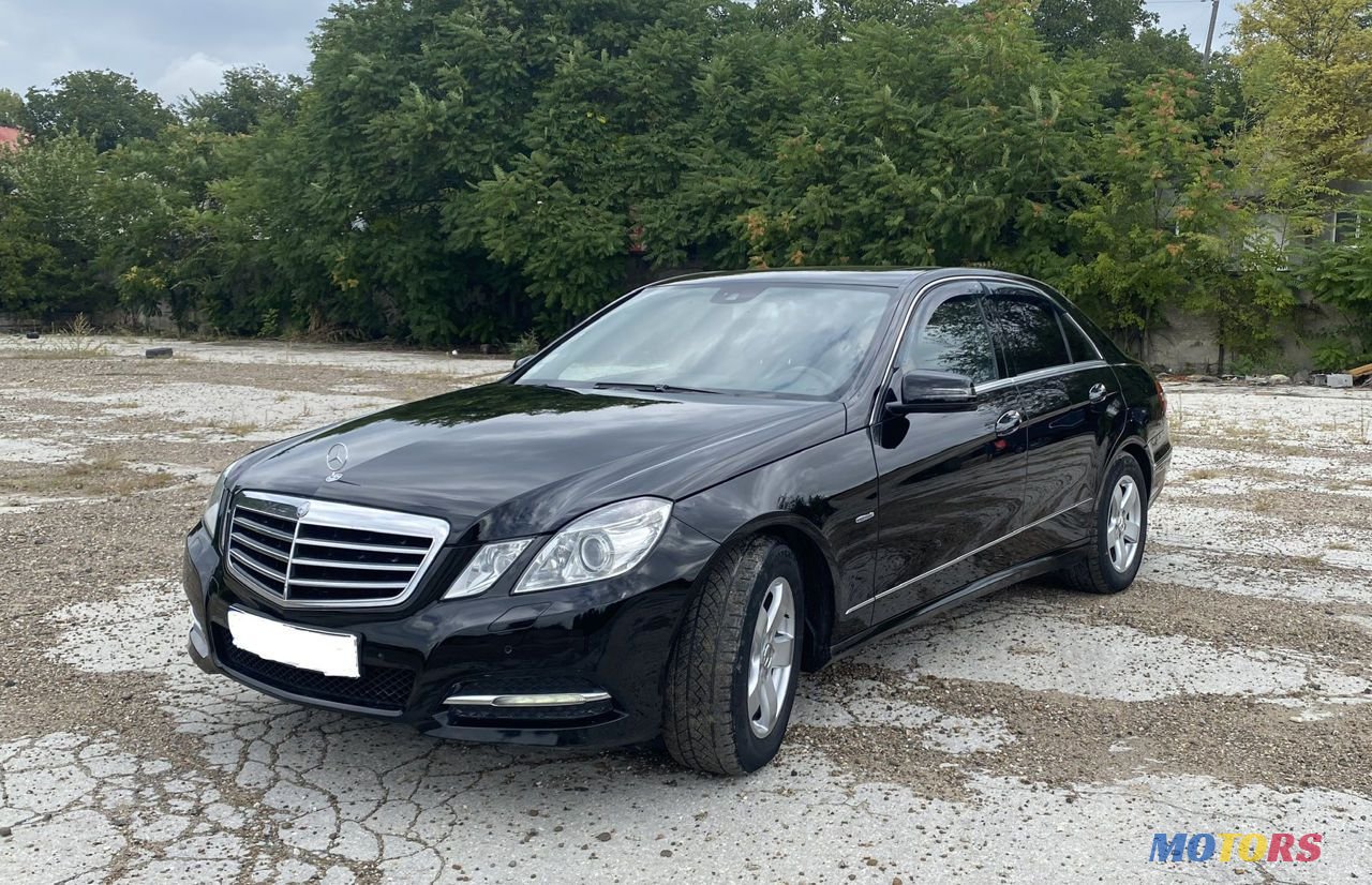 2011' Mercedes-Benz E Класс photo #3
