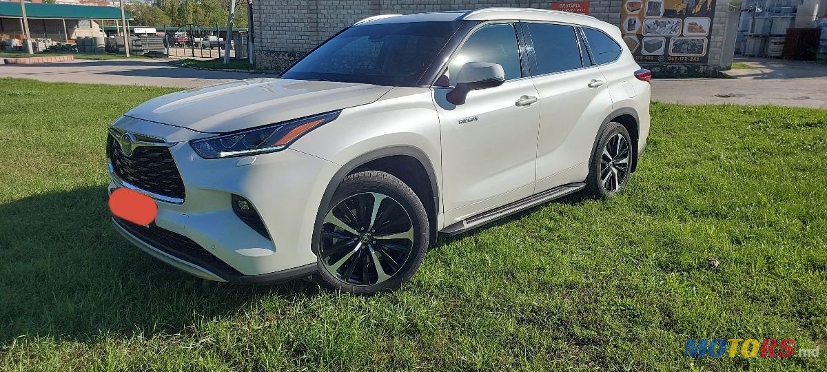 2021' Toyota Highlander photo #2