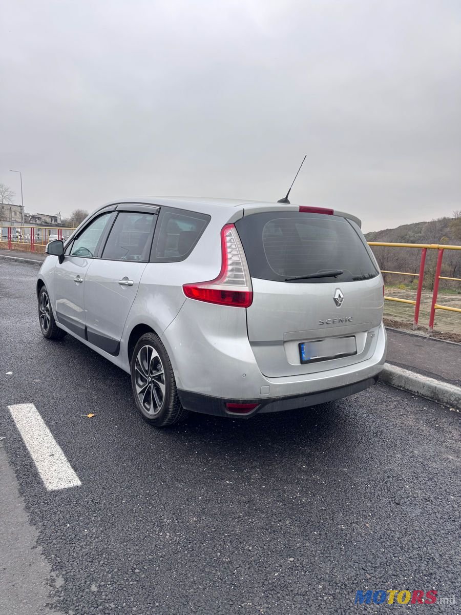 2013' Renault Grand Scenic photo #4