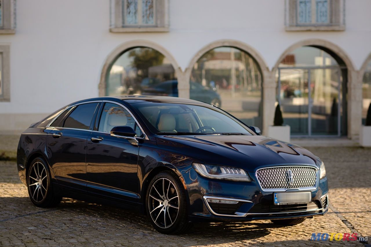 2017' Lincoln MKZ photo #2