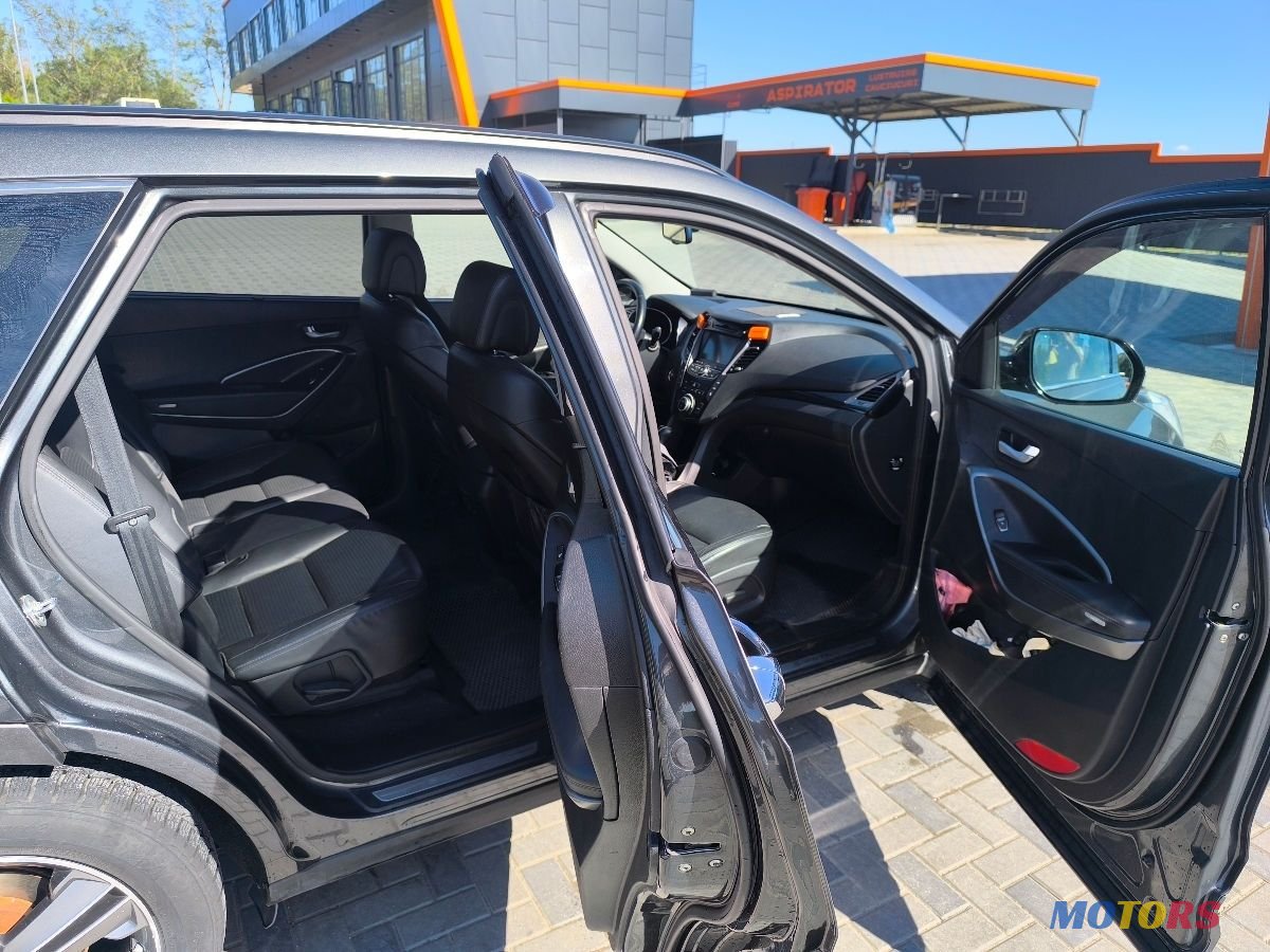 2014' Hyundai Santa Fe photo #3